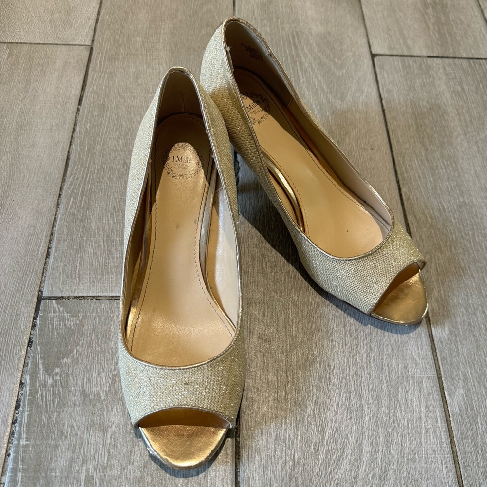 I. Miller Beautiful Shoes Women’s Gold Peep Toe Heels Size 9.5